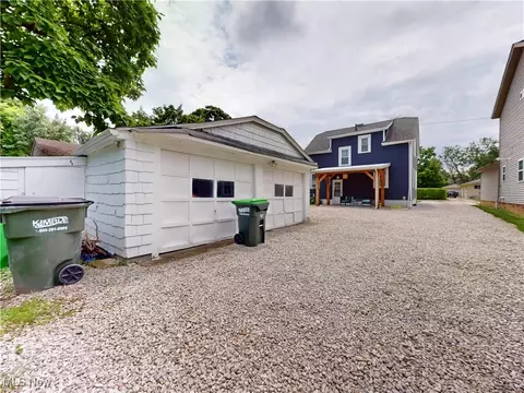 Exterior - 1907 Robindale St, Wickliffe, OH 44092 photo 2 of 3