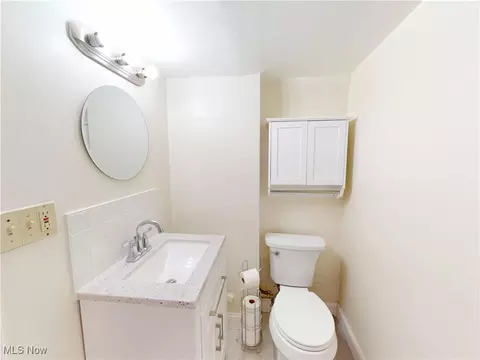 Bath - 1907 Robindale St, Wickliffe, OH 44092 photo 5 of 6