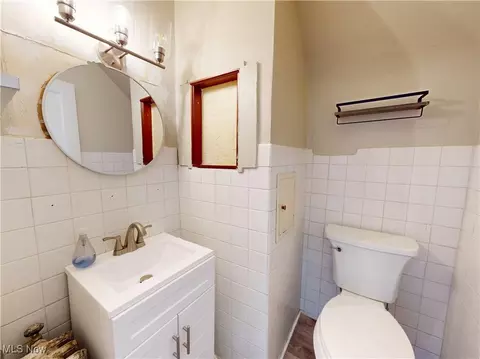 Bath - 1907 Robindale St, Wickliffe, OH 44092 photo 1 of 6