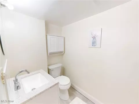 Bath - 1907 Robindale St, Wickliffe, OH 44092 photo 4 of 6