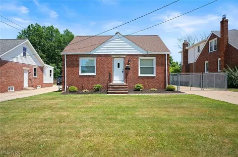 1835 Rockefeller Rd, Wickliffe, OH 44092