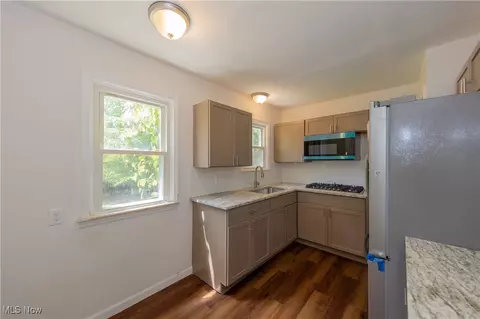 21304 Watson Rd, Maple Heights, OH 44137 photo 6