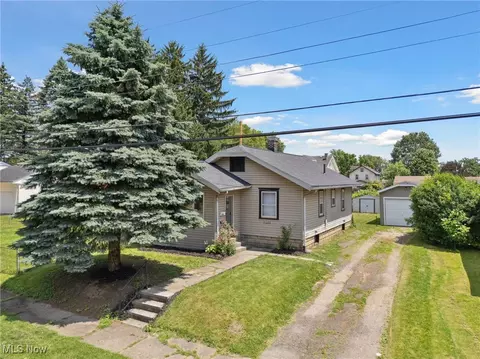 2602 Fletcher Ave NE, Canton, OH 44705