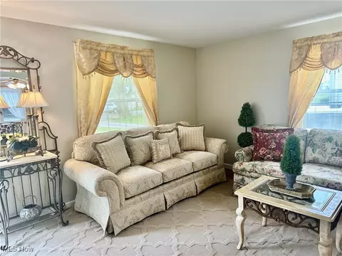 Living - 7038 Southern Blvd, Boardman, OH 44512 photo 1 of 3