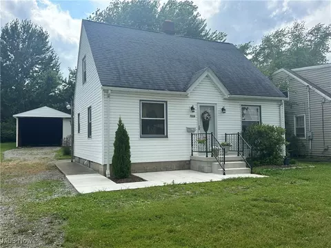 Exterior - 7038 Southern Blvd, Boardman, OH 44512 photo 3 of 5
