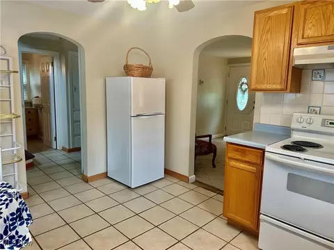 Entry Way - 7038 Southern Blvd, Boardman, OH 44512 photo 3 of 4