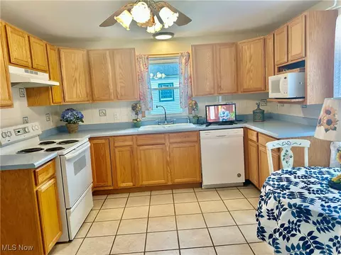 Kitchen - 7038 Southern Blvd, Boardman, OH 44512 photo 1 of 5