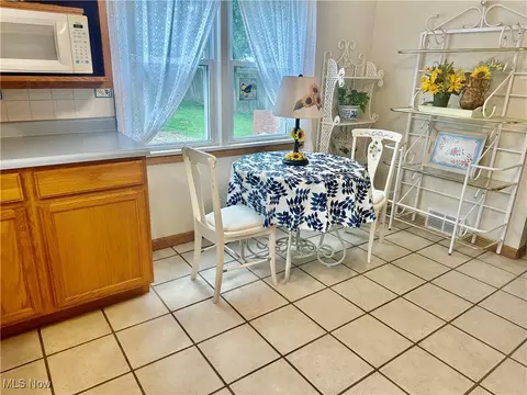 Kitchen - 7038 Southern Blvd, Boardman, OH 44512 photo 4 of 5