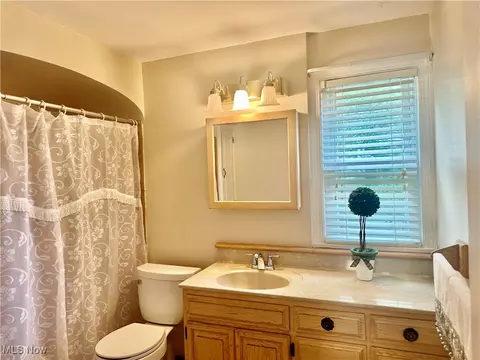 Bath - 7038 Southern Blvd, Boardman, OH 44512 photo 1 of 3