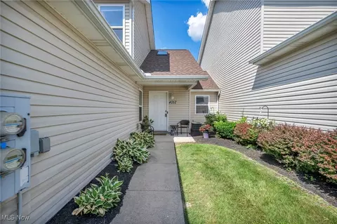 4052 Pine Dr, Rootstown, OH 44272 photo 2