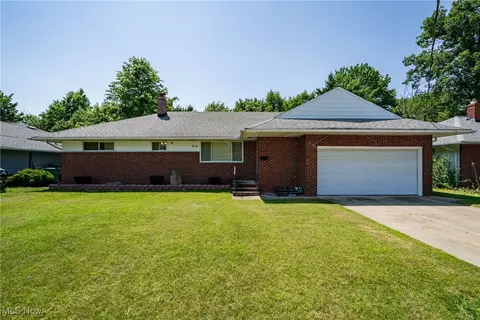 512 Jeannette Dr, Richmond Heights, OH 44143