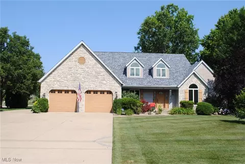 717 Jaycox Rd, Avon Lake, OH 44012