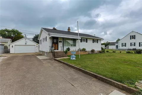 1342 Winnebago Ave, Sandusky, OH 44870