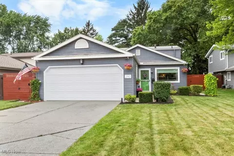 290 Butternut Ln, Berea, OH 44017
