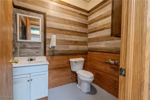Bath - 114 Buckner Bend Rd, Walker, WV 26180 photo 4 of 4