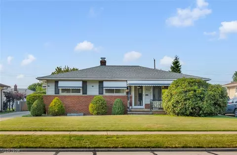 651 E Meadowlawn Blvd, Seven Hills, OH 44131