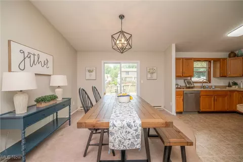 Dining - 664 Cathy Ann Dr, Boardman, OH 44512 photo 2 of 3