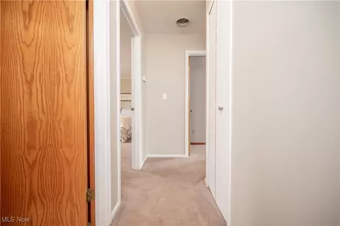 Entry Way - 664 Cathy Ann Dr, Boardman, OH 44512 photo 6 of 6