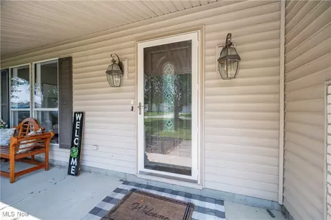 Exterior - 664 Cathy Ann Dr, Boardman, OH 44512 photo 2 of 10