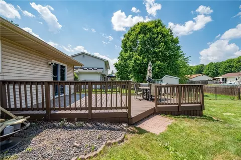 Exterior - 664 Cathy Ann Dr, Boardman, OH 44512 photo 4 of 10