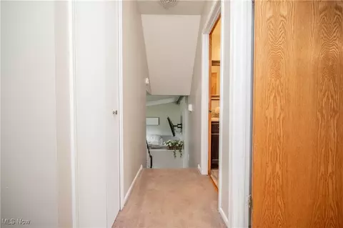 Entry Way - 664 Cathy Ann Dr, Boardman, OH 44512 photo 5 of 6