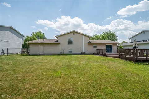 Exterior - 664 Cathy Ann Dr, Boardman, OH 44512 photo 8 of 10