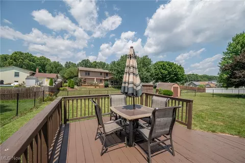 Exterior - 664 Cathy Ann Dr, Boardman, OH 44512 photo 7 of 10