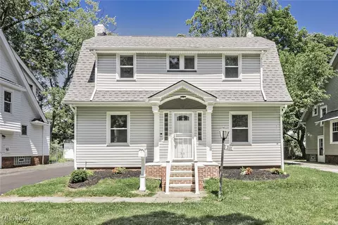 3181 Sycamore Rd, Cleveland Heights, OH 44118