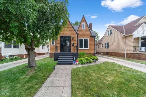 Exterior - 7604 Spring Garden Rd, Parma, OH 44129 photo 7 of 8