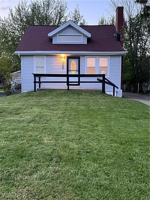 17005 Mapleboro Ave, Maple Heights, OH 44137