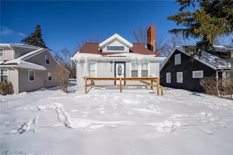 17005 Mapleboro Ave, Maple Heights, OH 44137