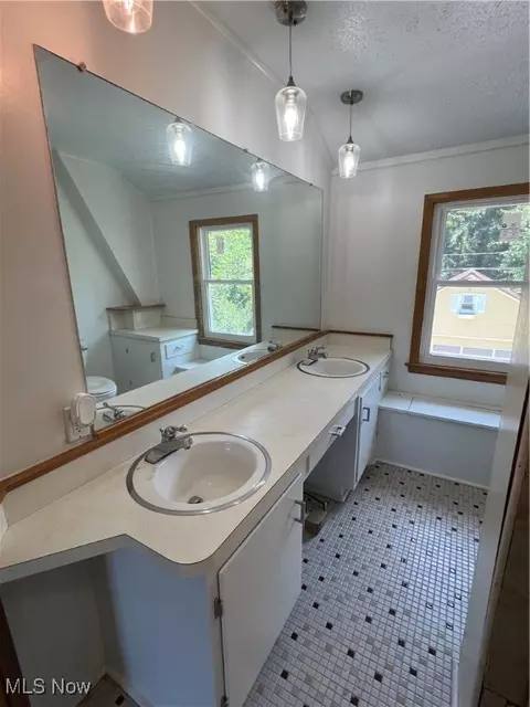 Bath - 1820 E 47th St, Ashtabula, OH 44004 photo 2 of 9