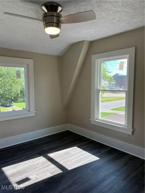 Bedroom - 1820 E 47th St, Ashtabula, OH 44004 photo 4 of 10