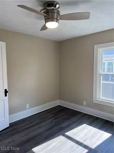 Bedroom - 1820 E 47th St, Ashtabula, OH 44004 photo 7 of 10