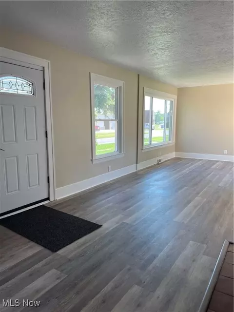 Living - 1820 E 47th St, Ashtabula, OH 44004 photo 3 of 5