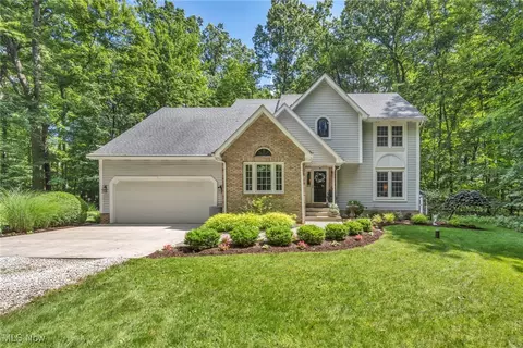949 S Medina Line Rd, Wadsworth, OH 44281