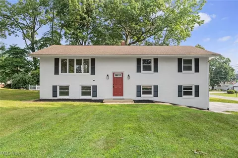 3156 Sheila St NW, Massillon, OH 44646