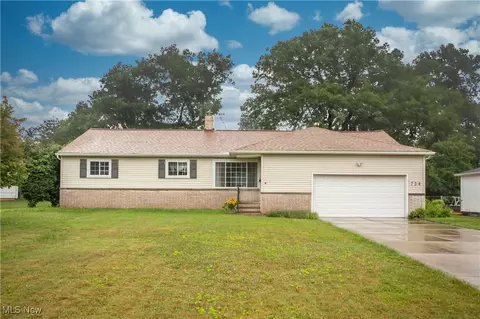 734 Cheriton Dr, Highland Heights, OH 44143