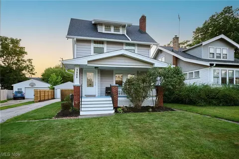 3868 W 162nd St, Cleveland, OH 44111