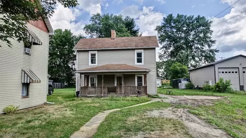 241 St Clair Ave SW, New Philadelphia, OH 44663