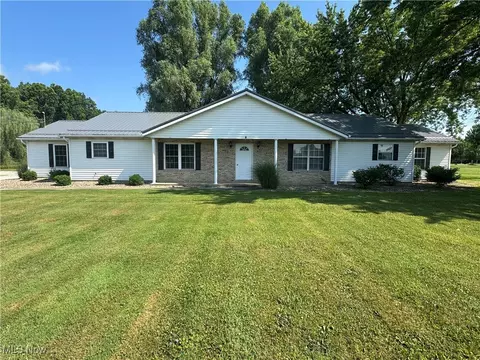 4107 Lake Rockwell Rd, Ravenna, OH 44266