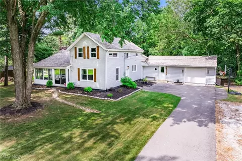 6170 Oberlin Rd, Amherst, OH 44001