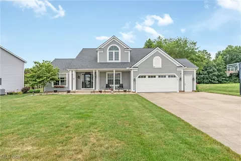 12140 San Marino Ave NW, Uniontown, OH 44685
