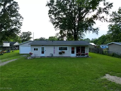 12488 Avalon Dr, Grafton, OH 44044