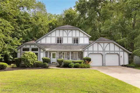 32471 Sourbrook Ln, North Ridgeville, OH 44039
