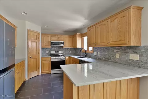 230 Clingan Rd, Struthers, OH 44471 photo 14