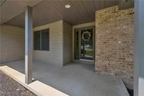 230 Clingan Rd, Struthers, OH 44471 photo 6