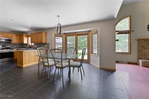 230 Clingan Rd, Struthers, OH 44471 photo 10