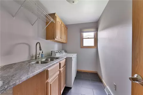 230 Clingan Rd, Struthers, OH 44471 photo 18