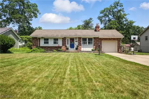1860 Lancaster Dr, Youngstown, OH 44511